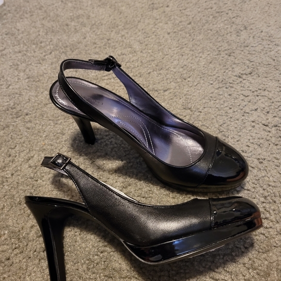 Tahari Black sling back heels - Picture 7 of 8